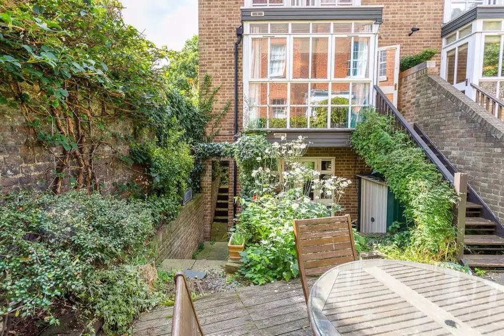 3 Bedroom Flat Near Whitechapel