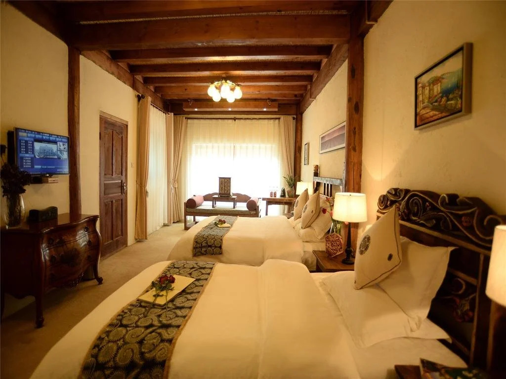 Shangri La E outfitting Hostel