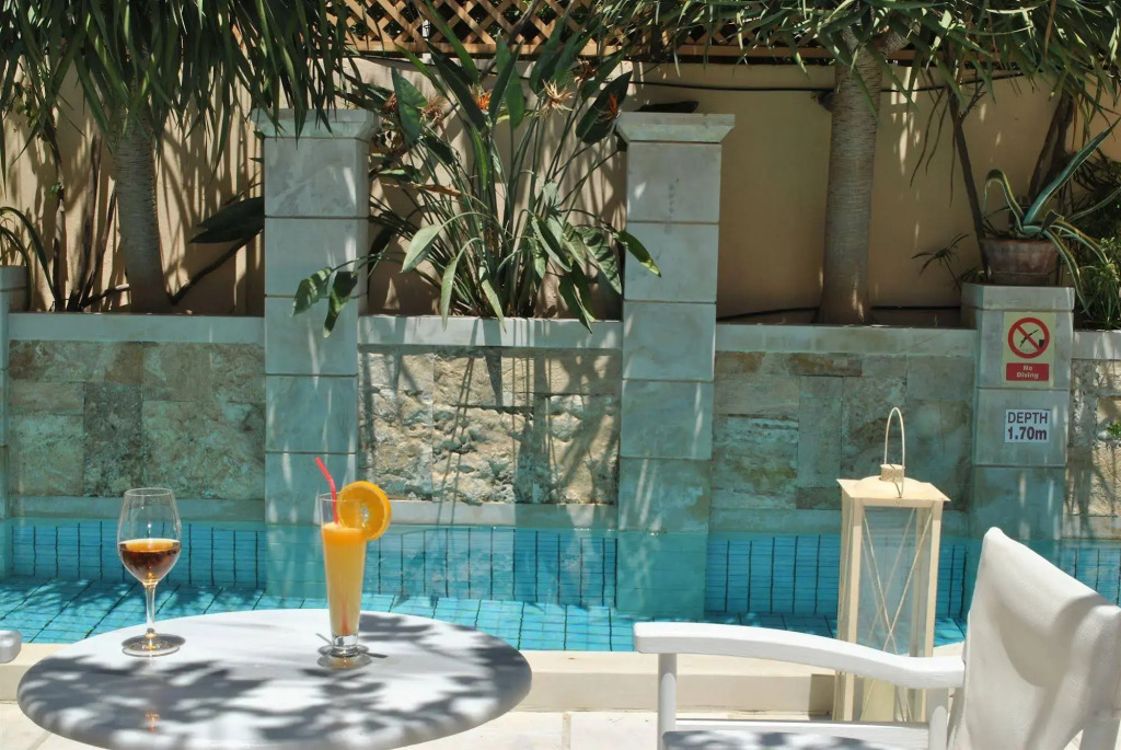 Mythos Suites Boutique Hotel