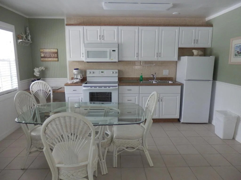 Castaways Beach and Bay Cottages
