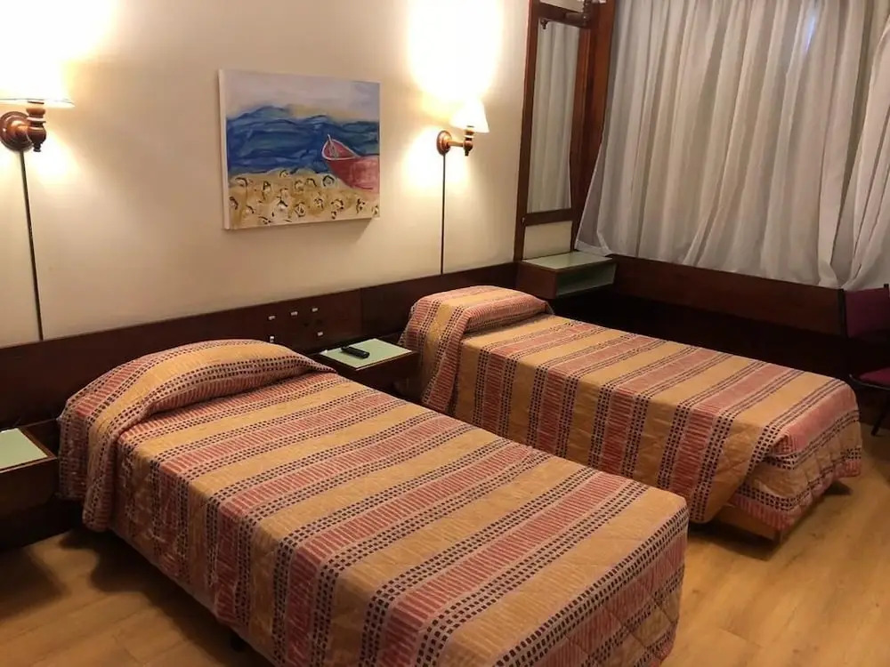 2S Hotel