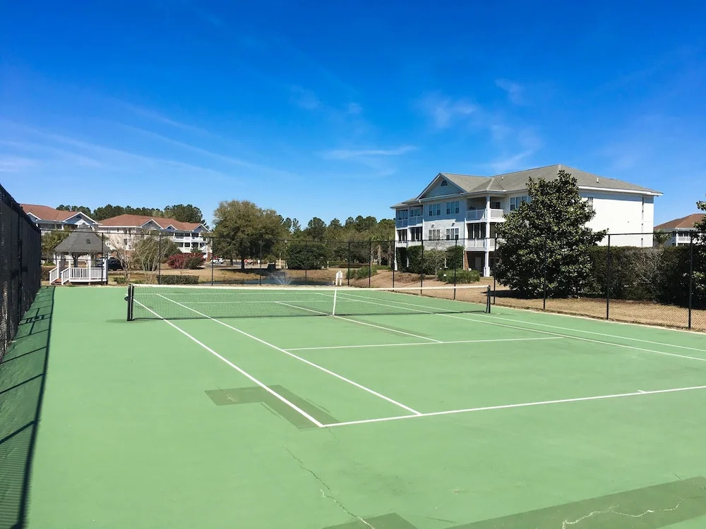 New Listing! Golfers Haven W/ Pool, Beach Shuttle 2 Bedroom Condo