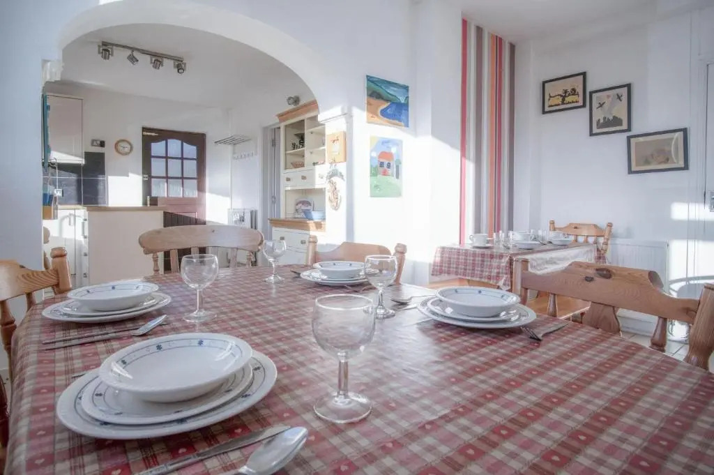 Maytree Cottage - 4 Bedroom Holiday Home - Tenby