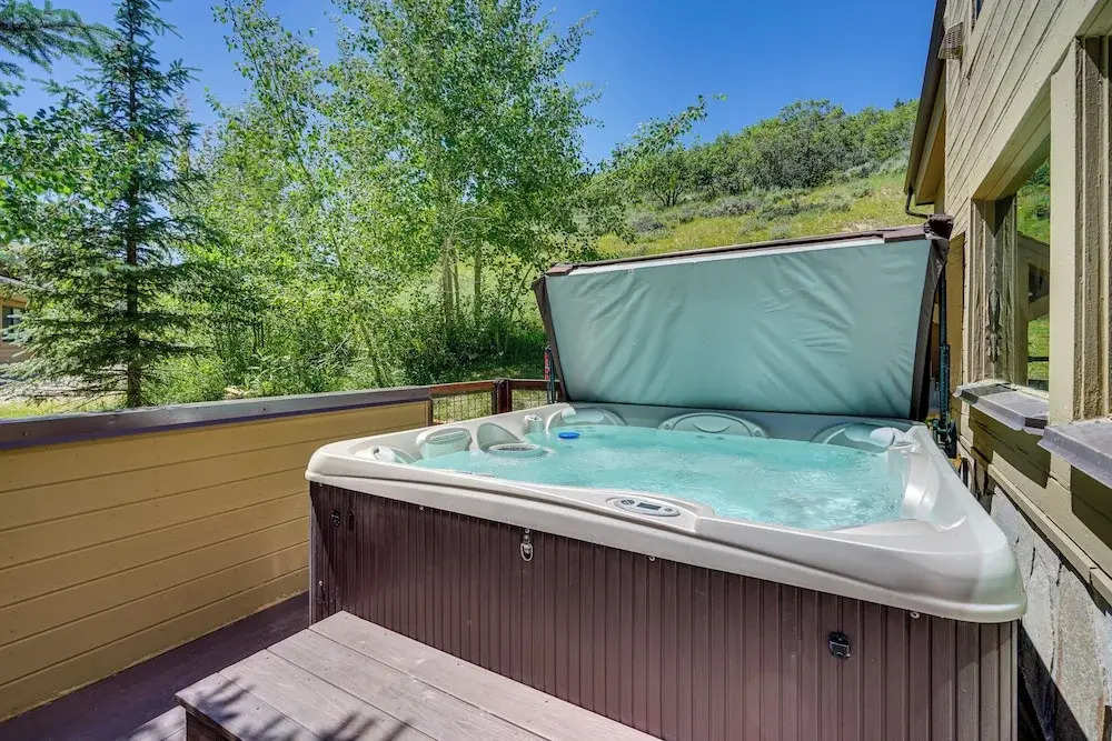 Deer Valley Retreat w/ Hot Tub & Movie Room