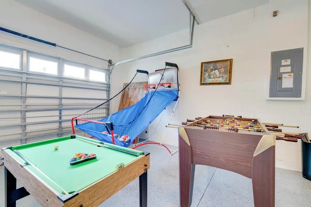 Game Room & Community Perks: Davenport Getaway!
