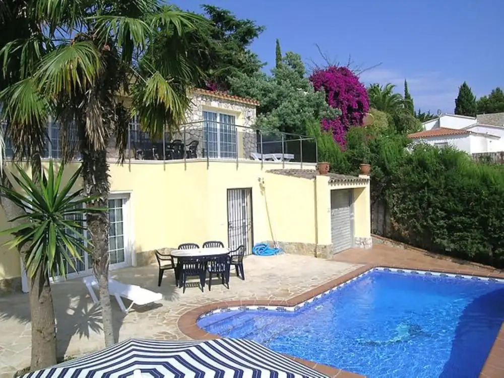 Villa - 5 Bedrooms with Pool, WiFi and Sea views - 107942