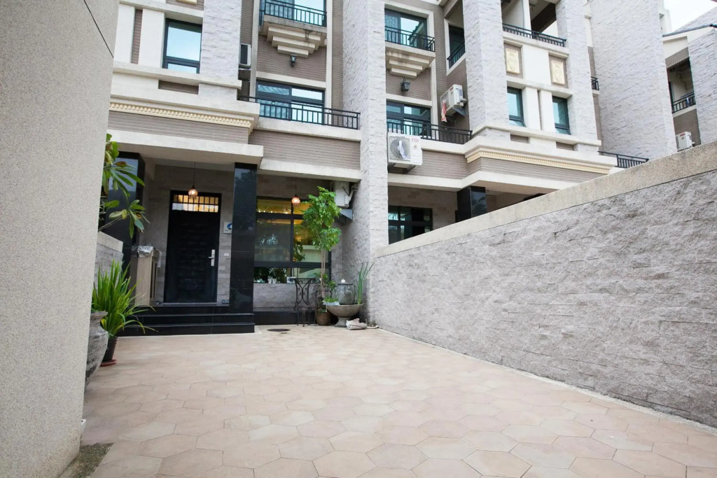 Iris Guest House