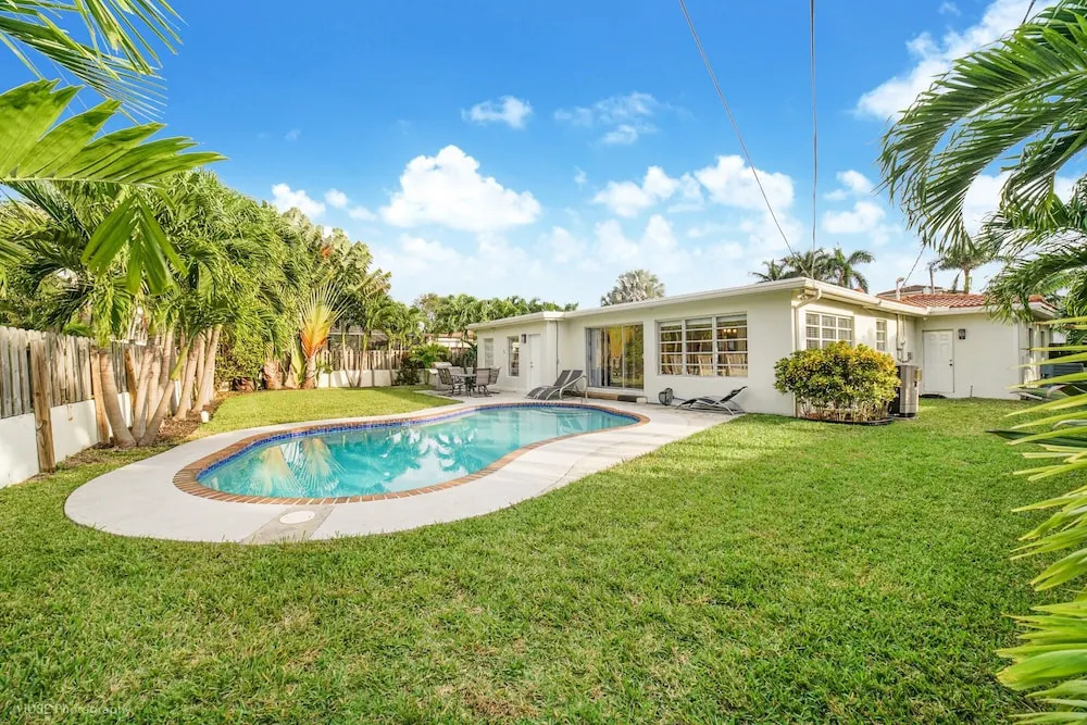 Unique Luxurious House Bright and Airy 4 BDR