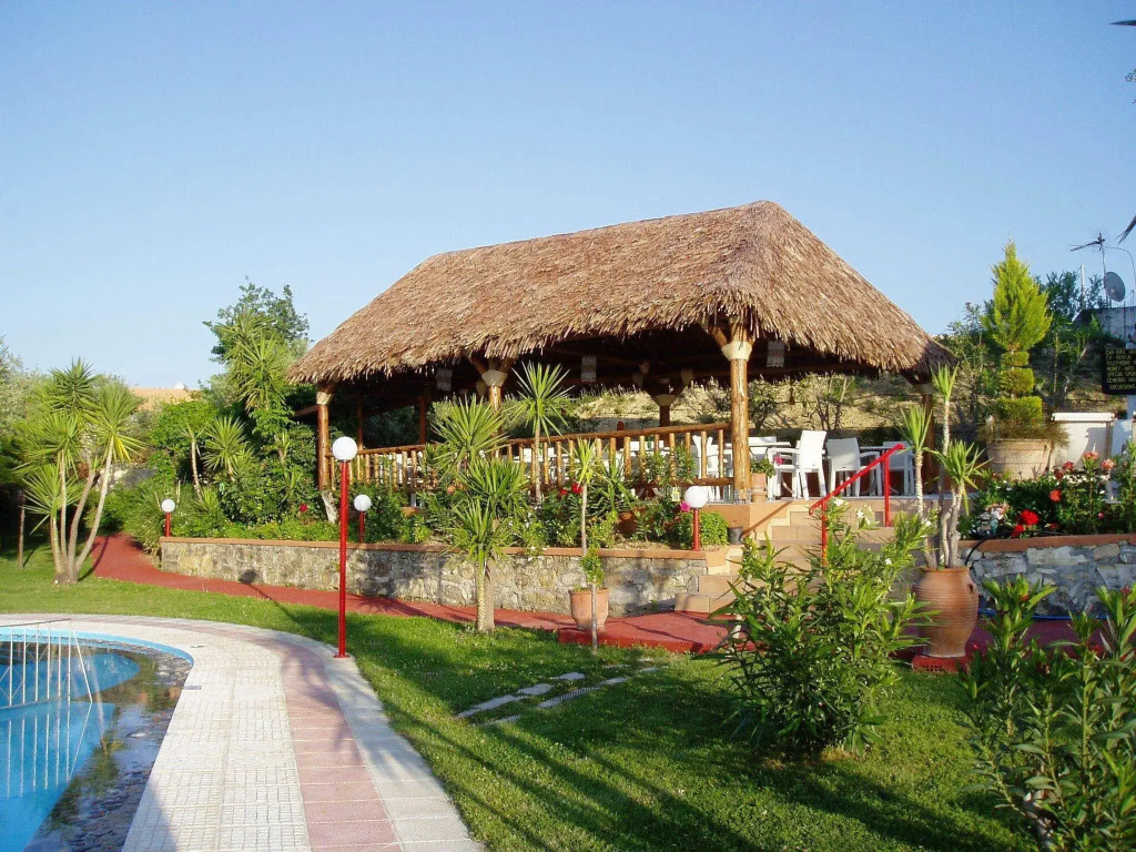 Nea Kydonia suites and studios