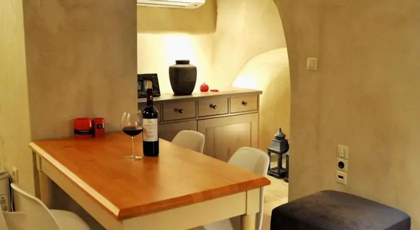Aroudi Apartments