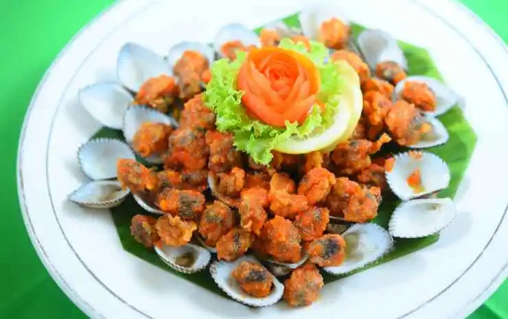 BeeJay Bakau Resort