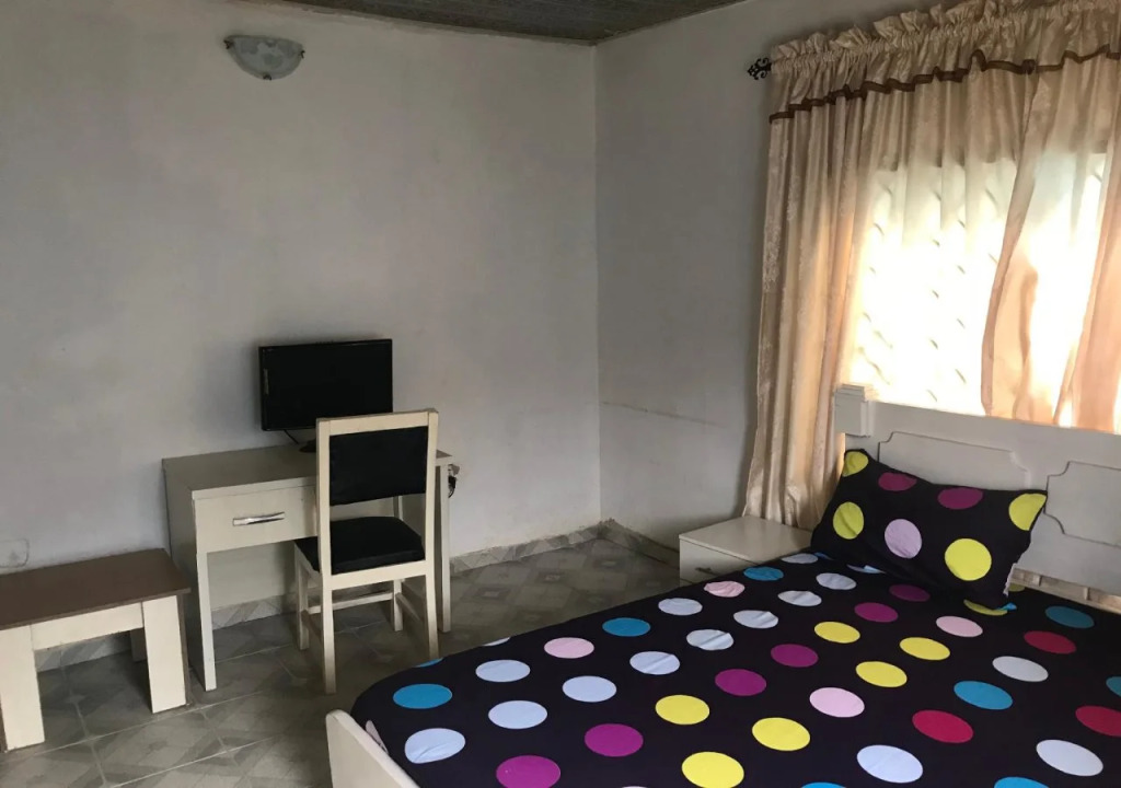 Tonis Hotel