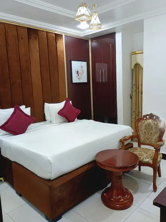 Kawruky Hotel & Suites