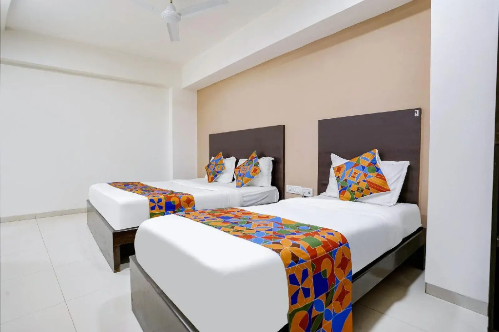 FabHotel Kamran Residency - Nr LBS Marg