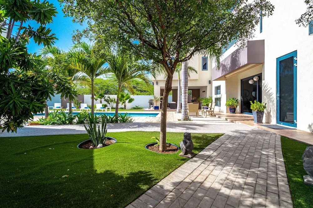 Spectacular Designer Villa 5 Star Luxury 6 Bedroom New!