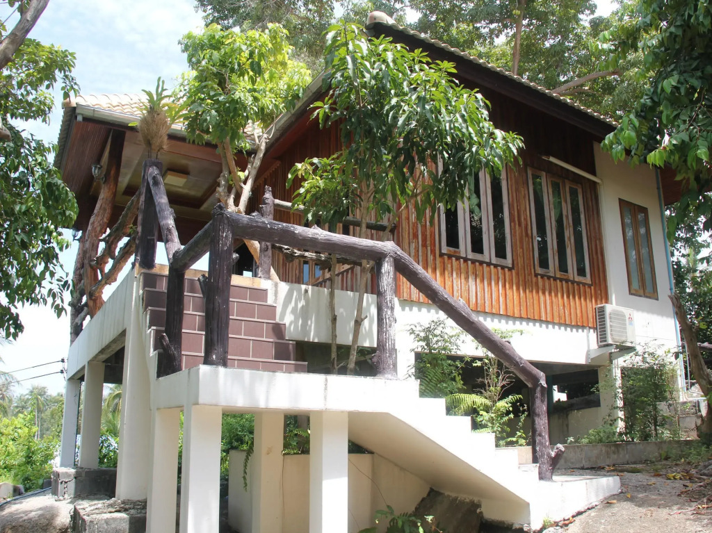 Pimolsuph House