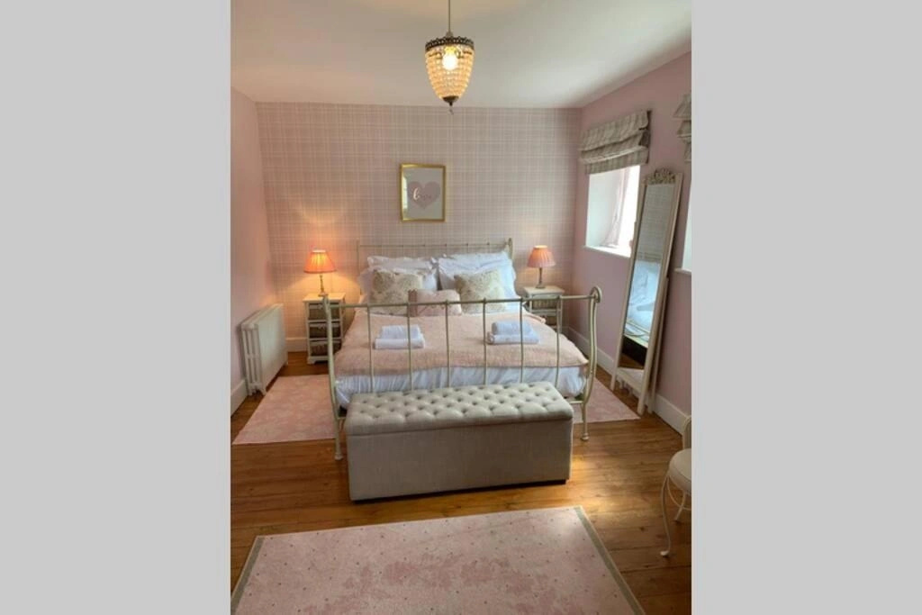 Pretty Country Home Dog Friendly On Request
