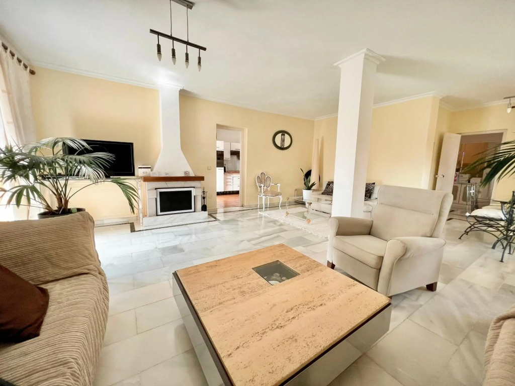 Nice 5BDR Villa close to Puerto Banús, DOUVLE_COM