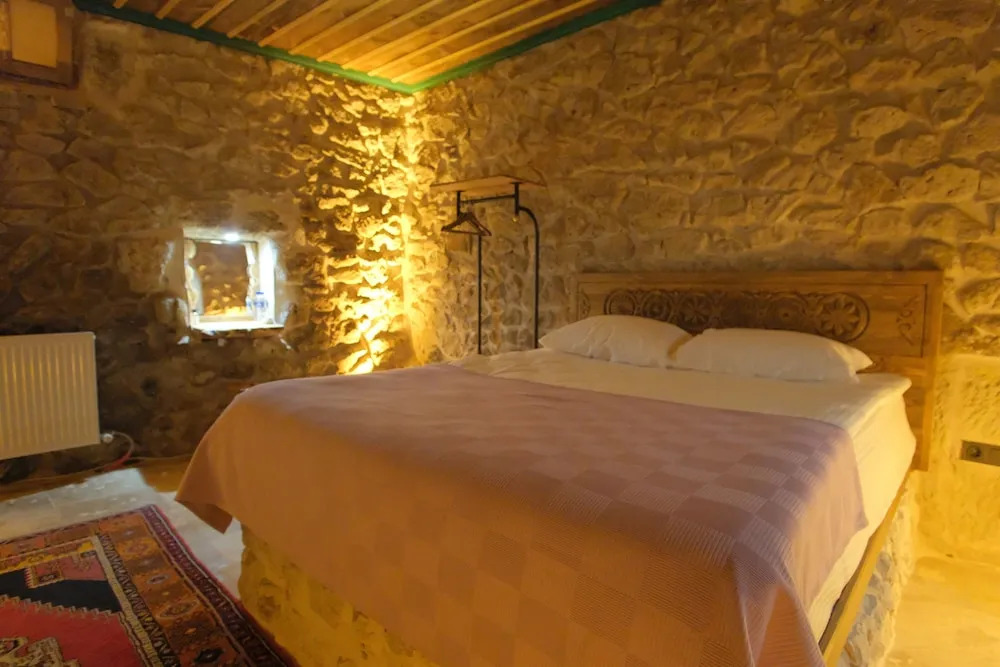 Euphoria Cave House