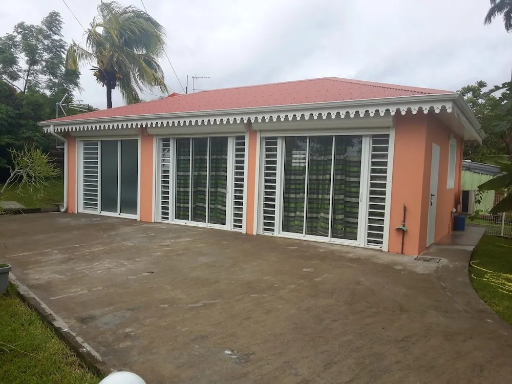 House With one Bedroom in Les Trois-îlets, With Pool Access, Enclosed