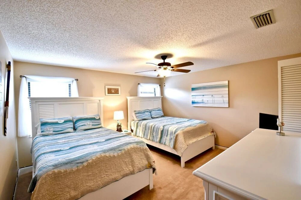 Seawinds 77 - Remodeled Sea Winds 2 Bedroom Steps to the Pool Lagoon View