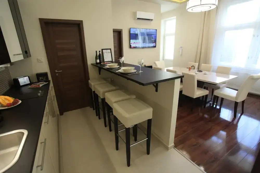 Dfive Apartments - Little Boss