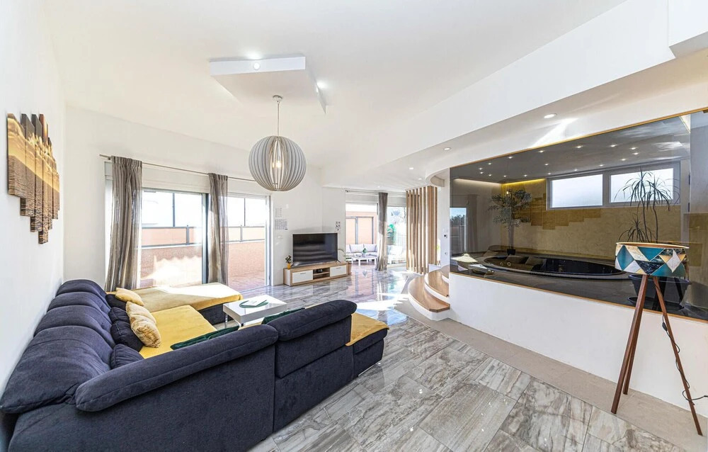 Stunning Home in Okrug Gornji With 2 Bedrooms and Wifi