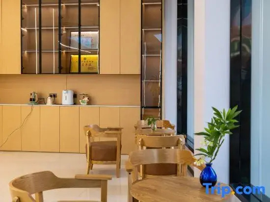 Longgang Hongmao Film Hotel