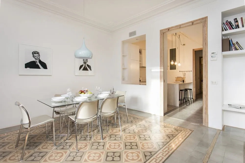 Spacious and luminous flat with balcony