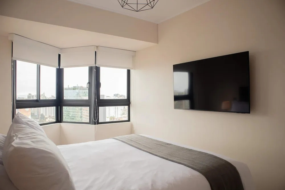 w Awesome 2BR Apartment in Miraflores