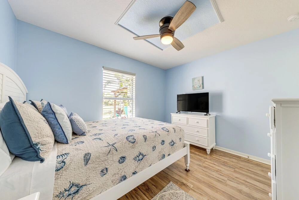 Pet-friendly Florida Home w/ Patio + Gas Grill!