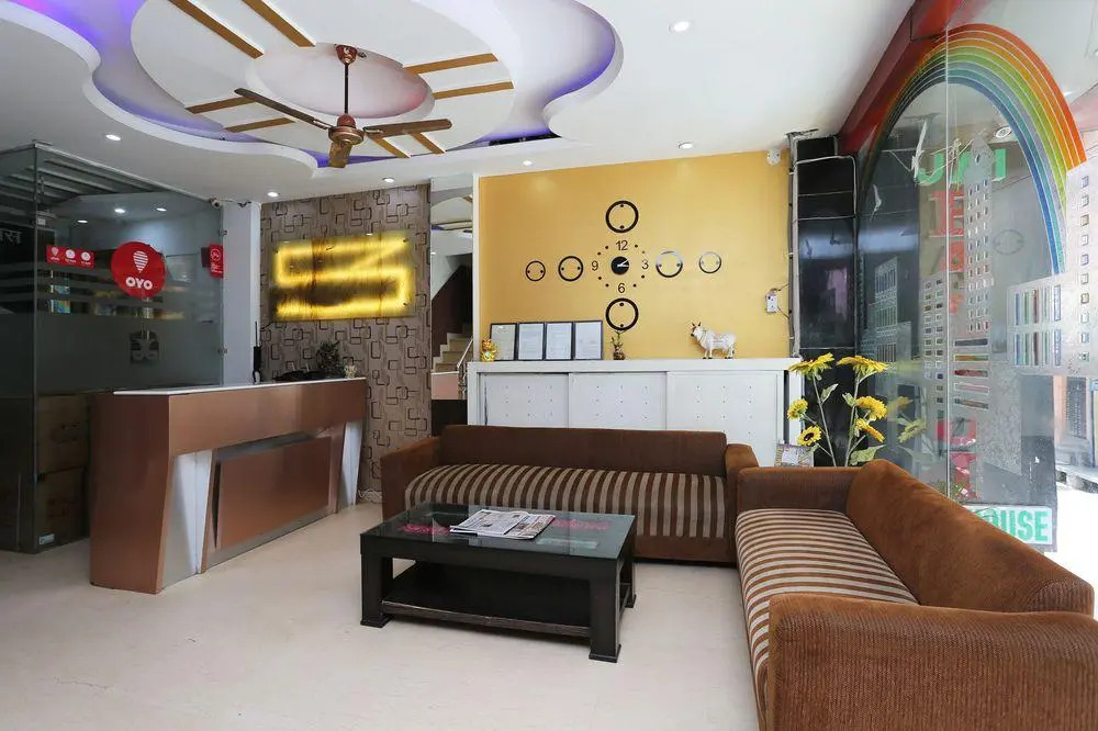 OYO 9042 Hotel BalaG