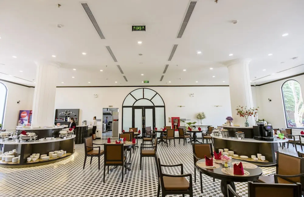 Robin Hotel