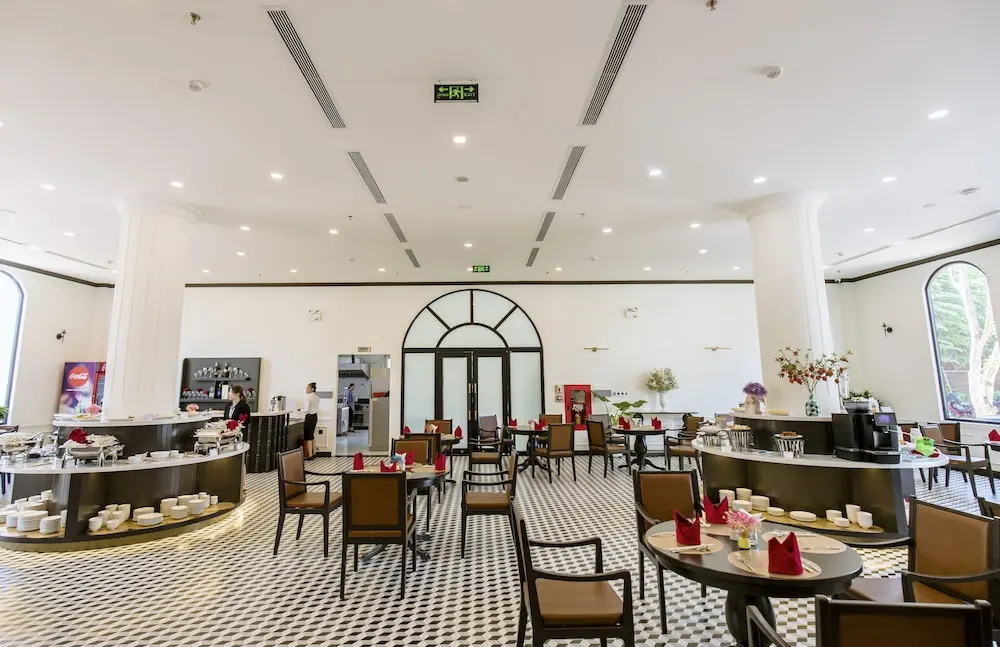 Robin Hotel