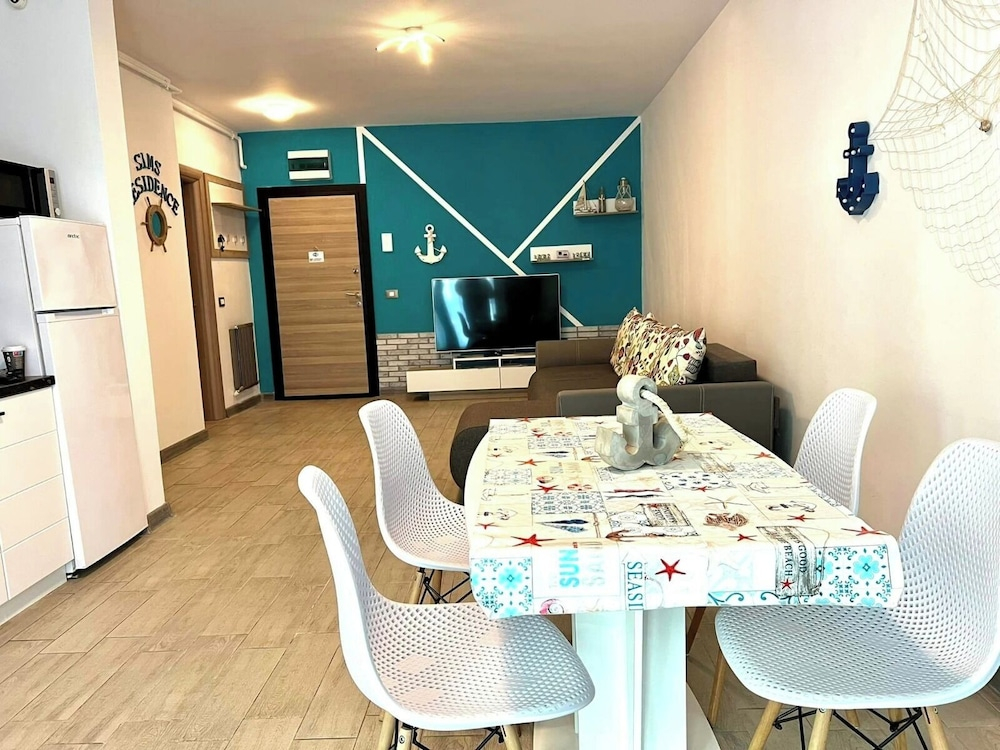 Apartamente Deluxe Alezzi Beach Pool & Spa