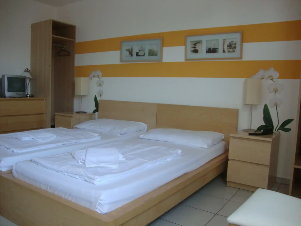 Lenas Donau Hotel