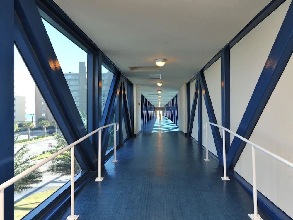 Crystal Tower 1103