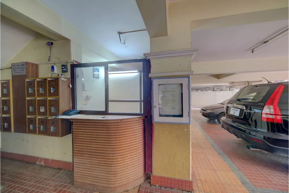 OYO 18454 Hallmark Inn Begumpet