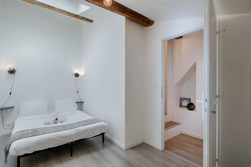 Heart Panier - Charming Atypical Duplex
