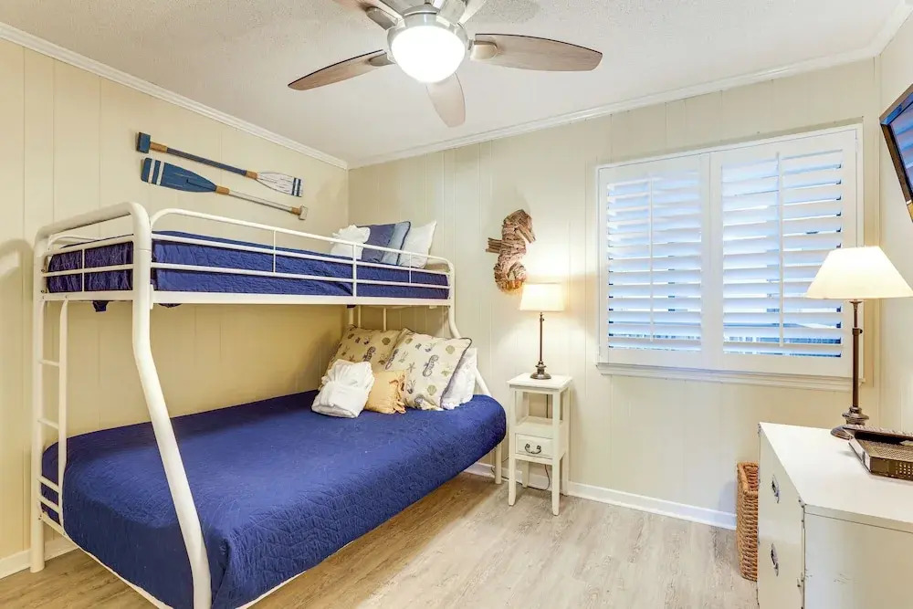 Steps to Sea! 3rd-floor Myrtle Beach Condo w/ Pool