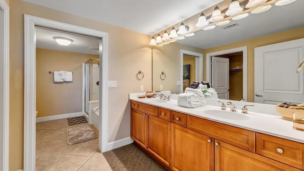 Harbor Landing 203b