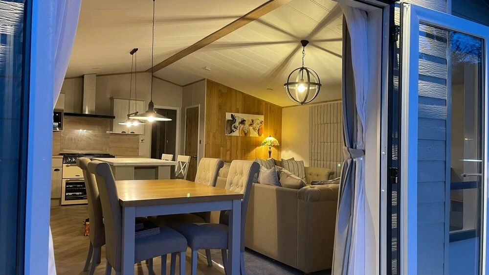Luxury 2 Bedroom Lodge on Hoburne Devon Bay
