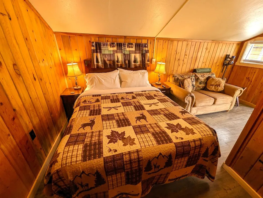 Yellowstones Treasure Cabins