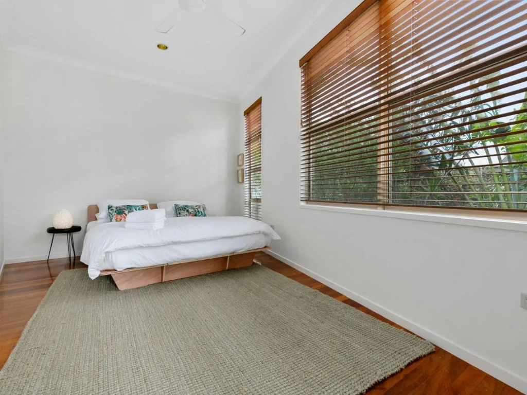 18 Adams St The Beach Shack fabulous location close to the beach