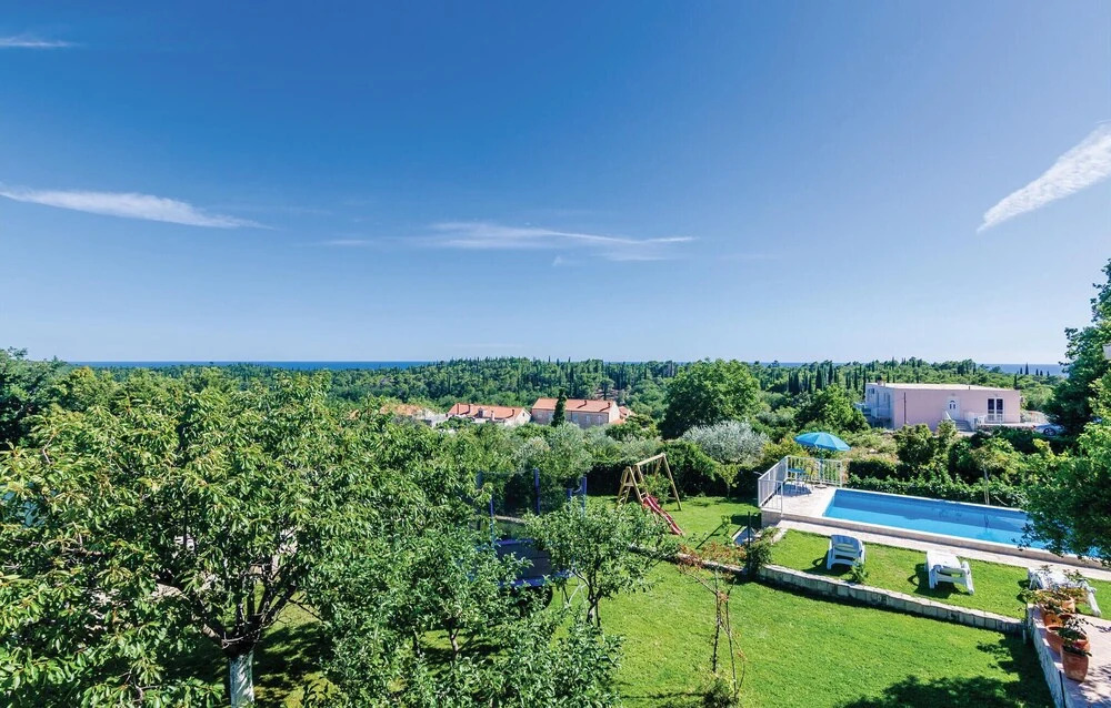Lovely Home In Mocici