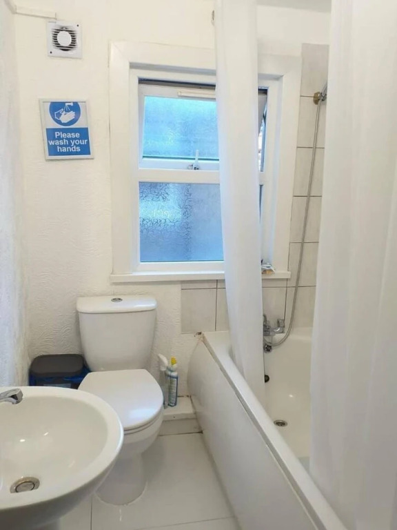 Lovely 5-bed House in London