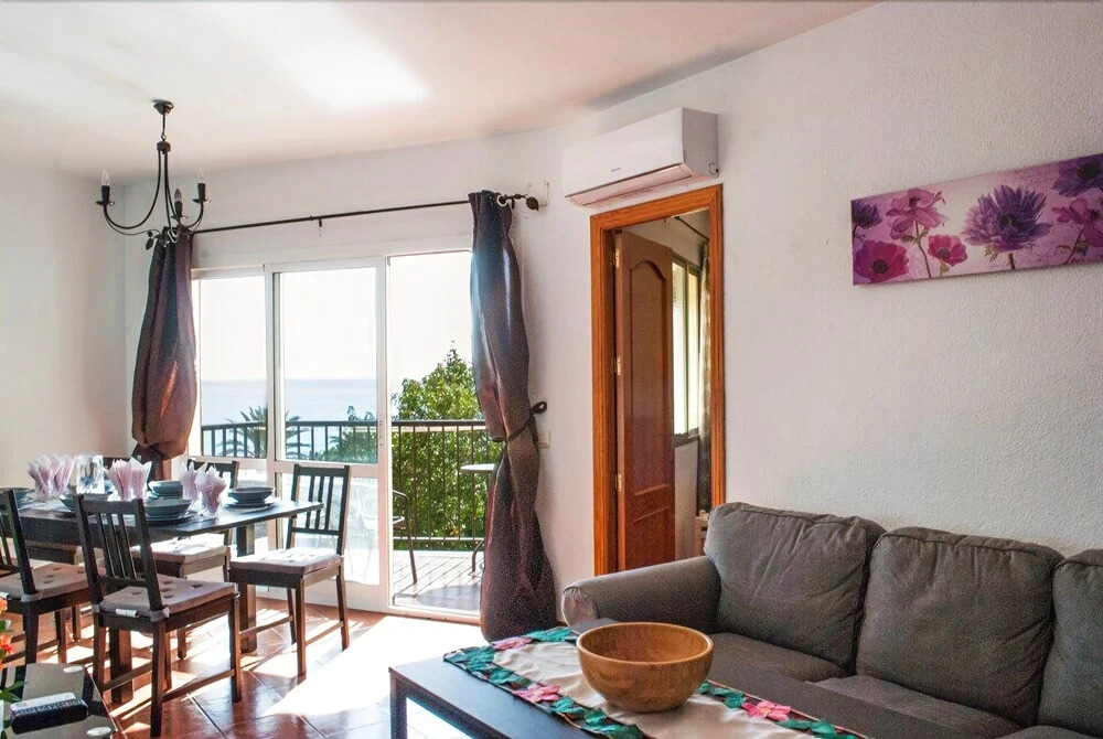 Beachfront Vacation Apartment in Fuengirola Ref 102