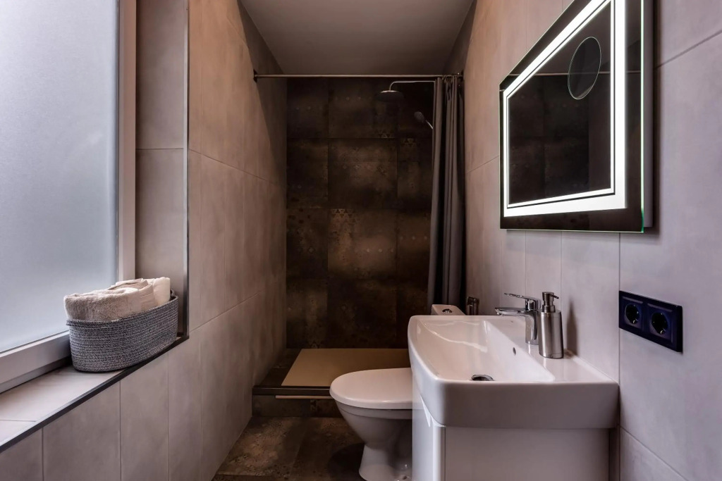 LEOGRAND apartment on Kniazia Romana 6