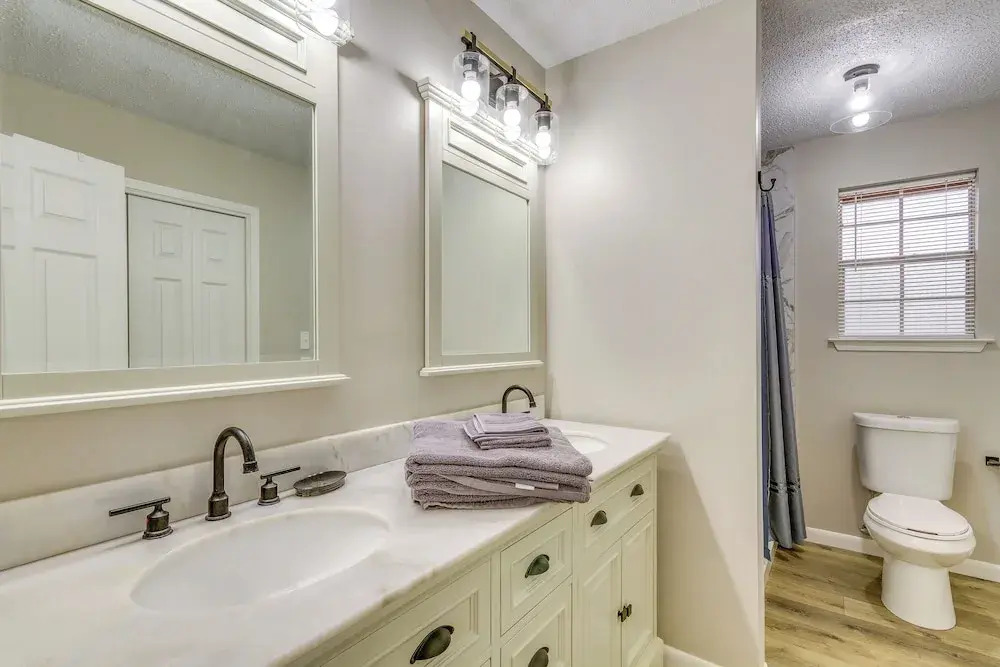 Pensacola Home w/ Private Yard: 7 Mi to Downtown!