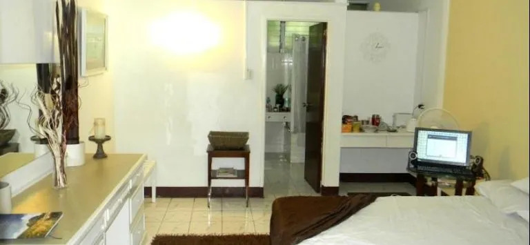 Regency Cove Hotel